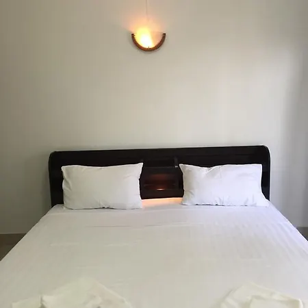 Rosie'S Bar And Guesthouse